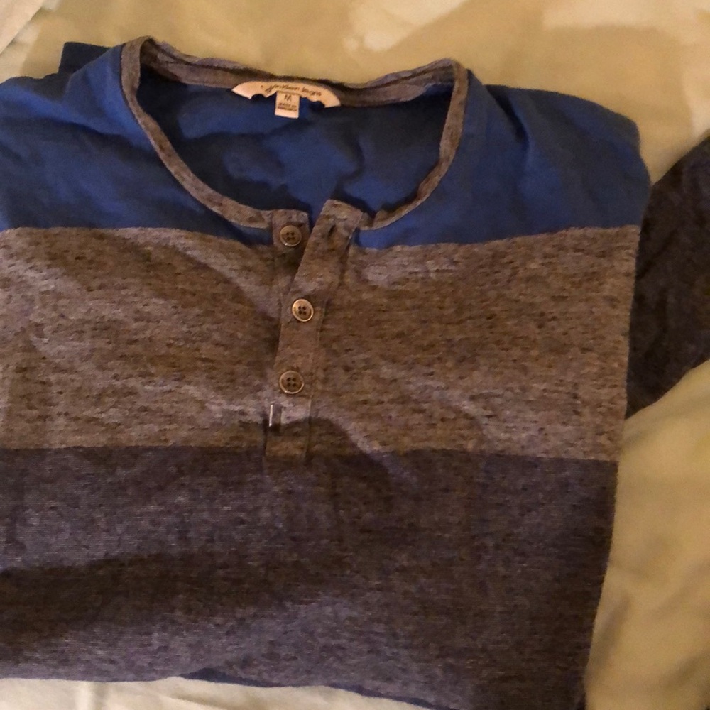 Young men’s Calvin Klein’s medium shirt
